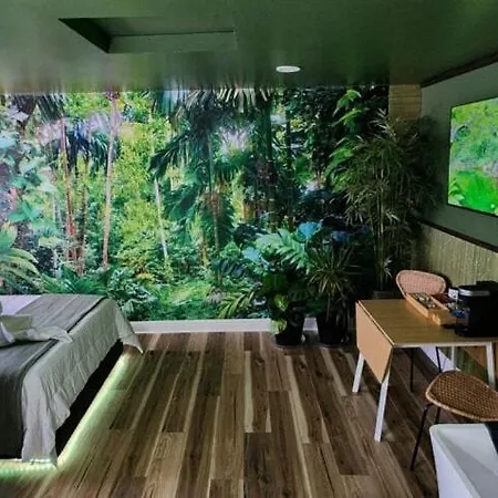 Midtown Zen Den Hotel
